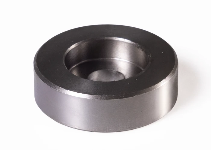 Fruit crusher top spacing cylinder